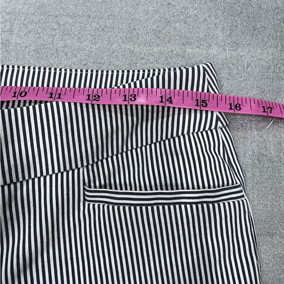 [US8T]Chico’s Striped Black and White Ankle Pants Career - Picture 4 of 10